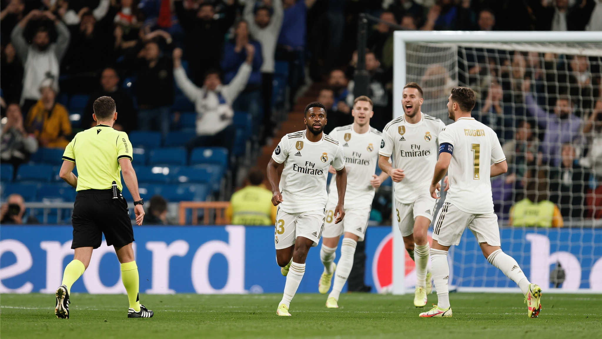 leisu体育游戏中心